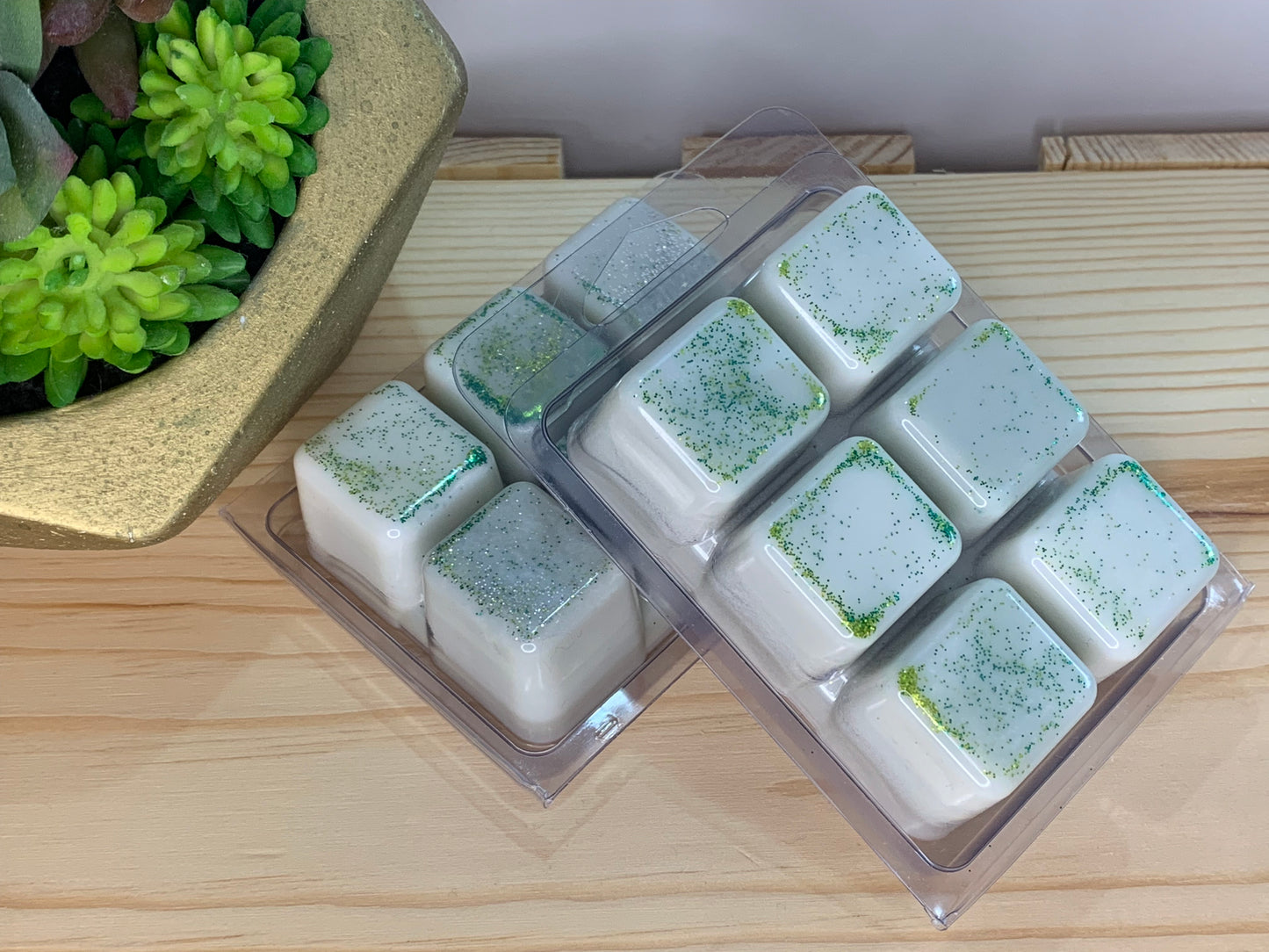 winter breeze wax melt scented with fresh cut pine