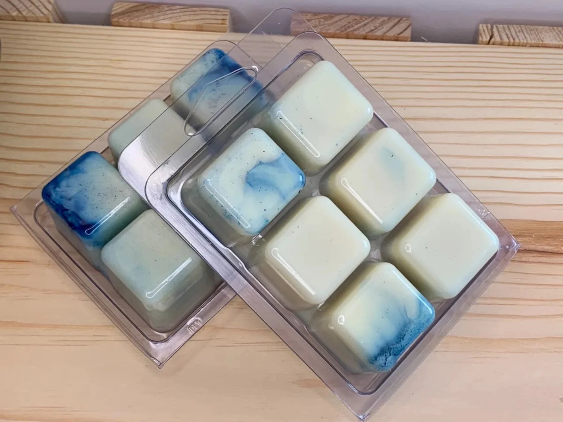 creamy blueberry wax melt